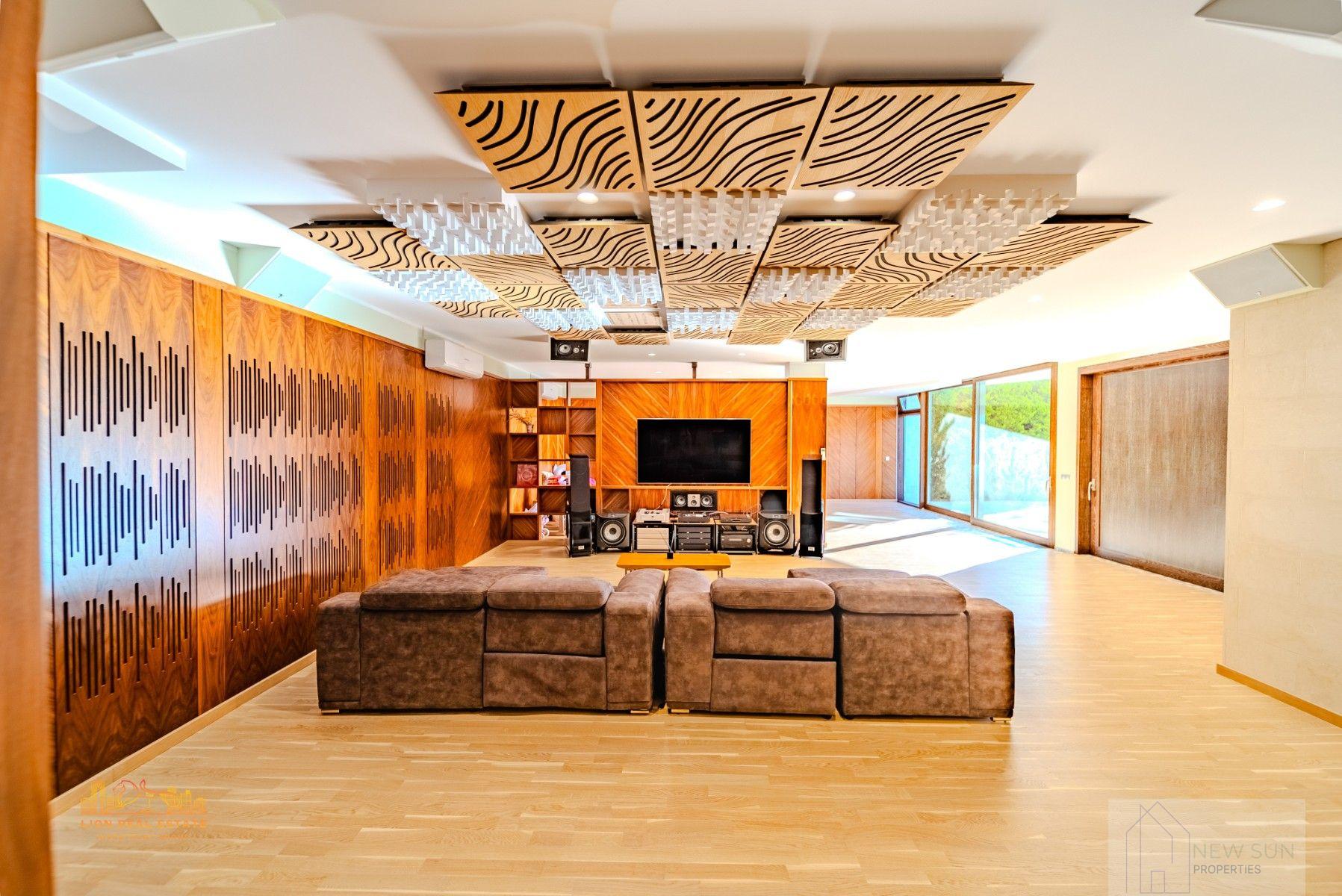 For sale of villa in Altea