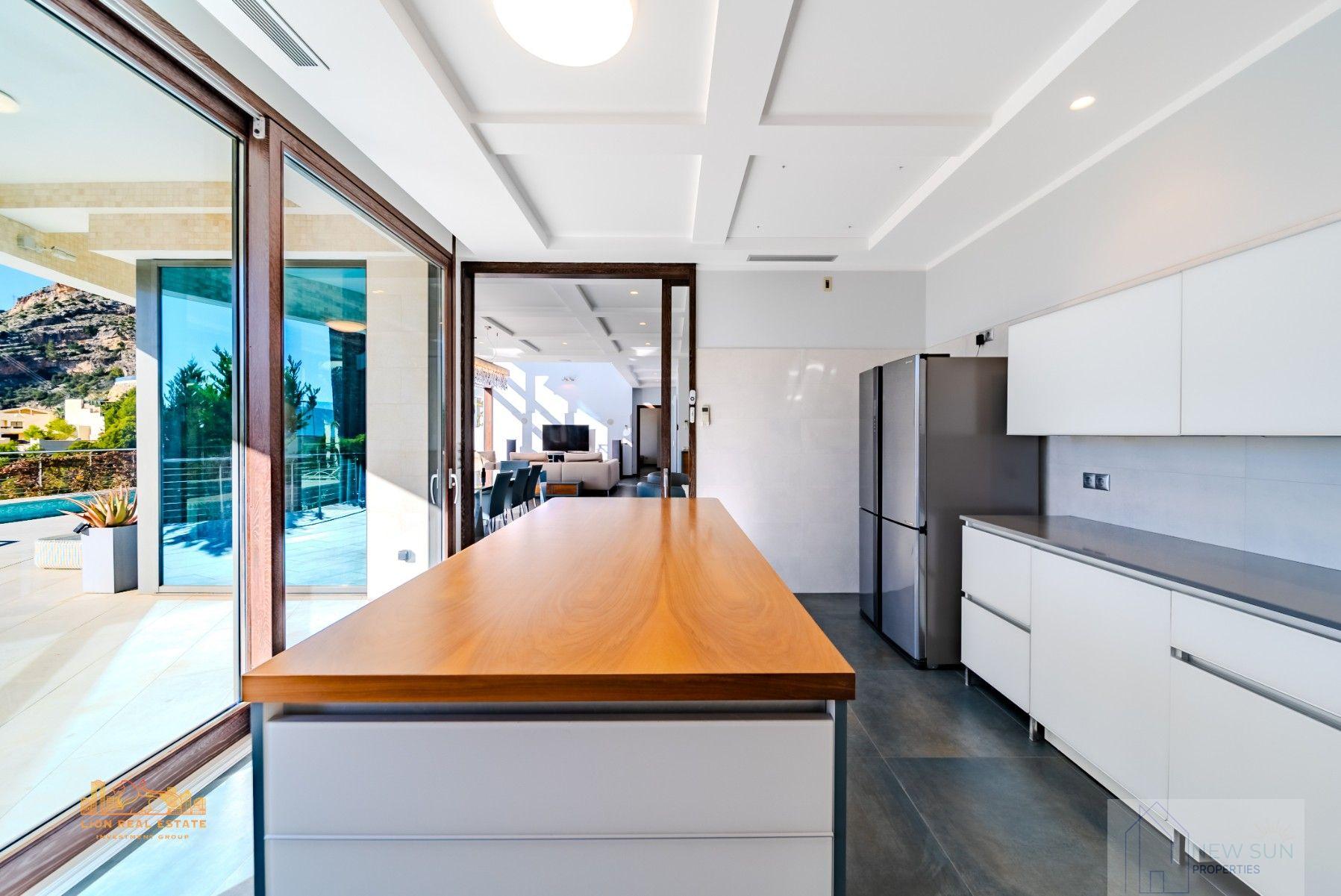 For sale of villa in Altea