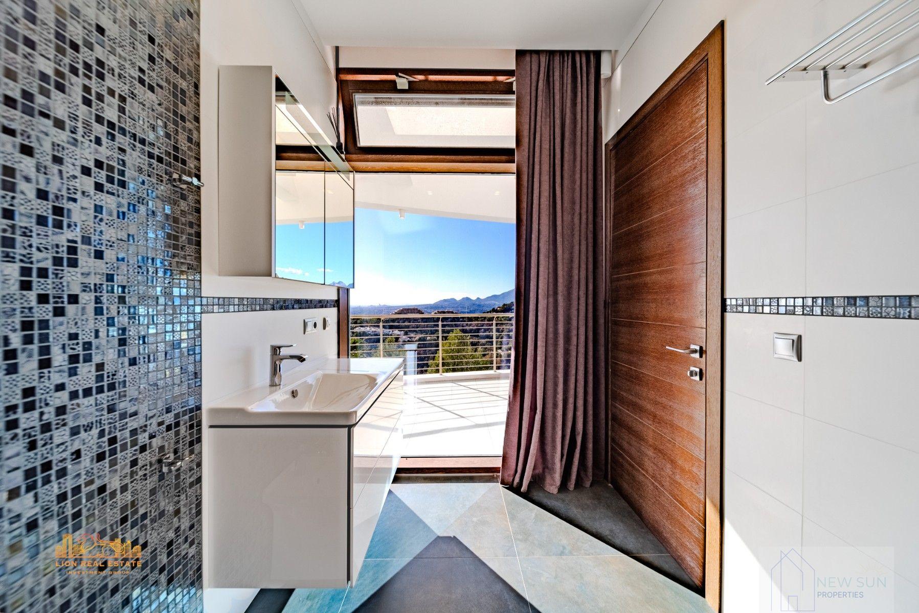 For sale of villa in Altea