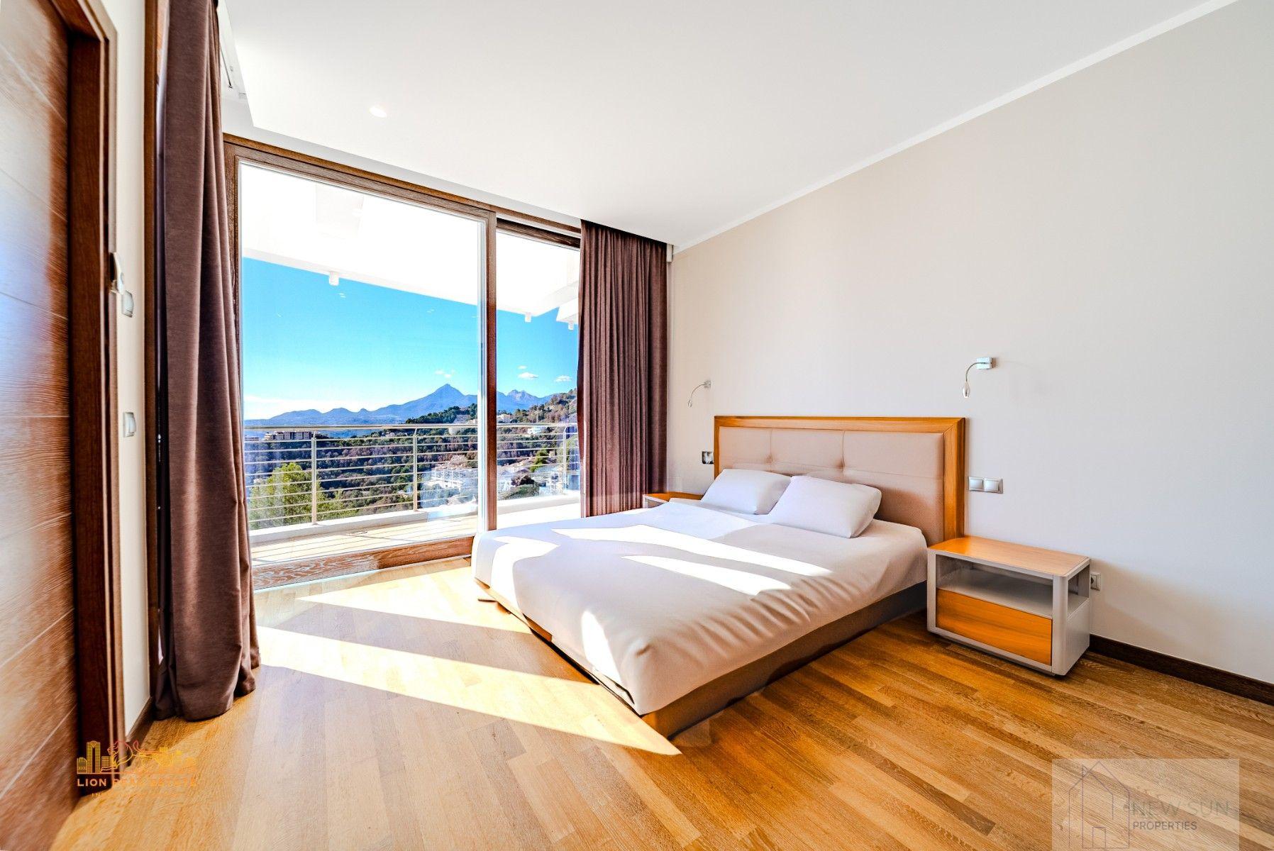 For sale of villa in Altea