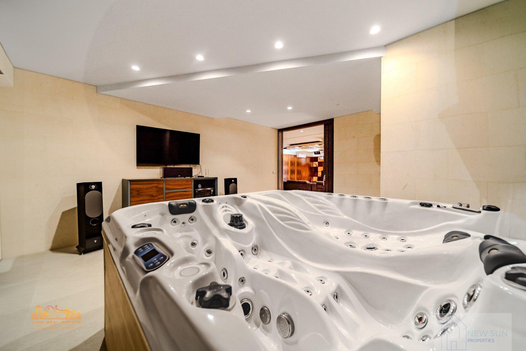 For sale of villa in Altea