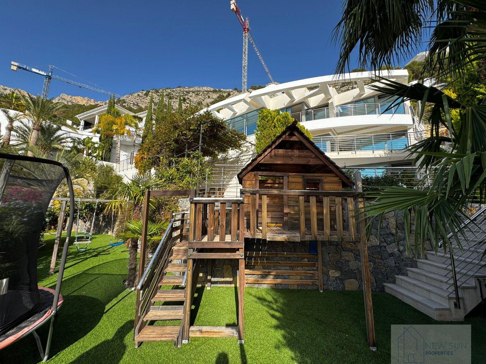 For sale of villa in Altea