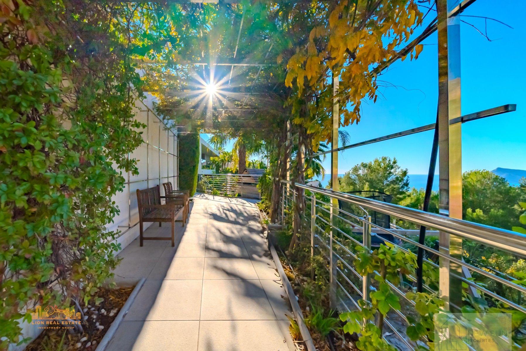 For sale of villa in Altea