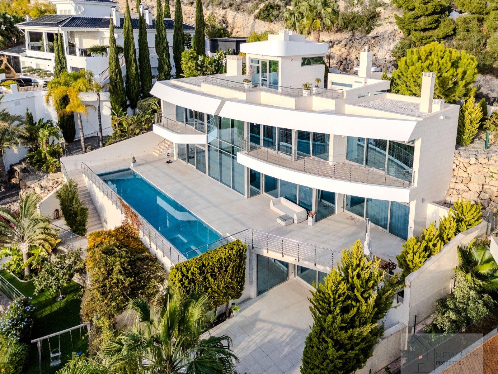 For sale of villa in Altea