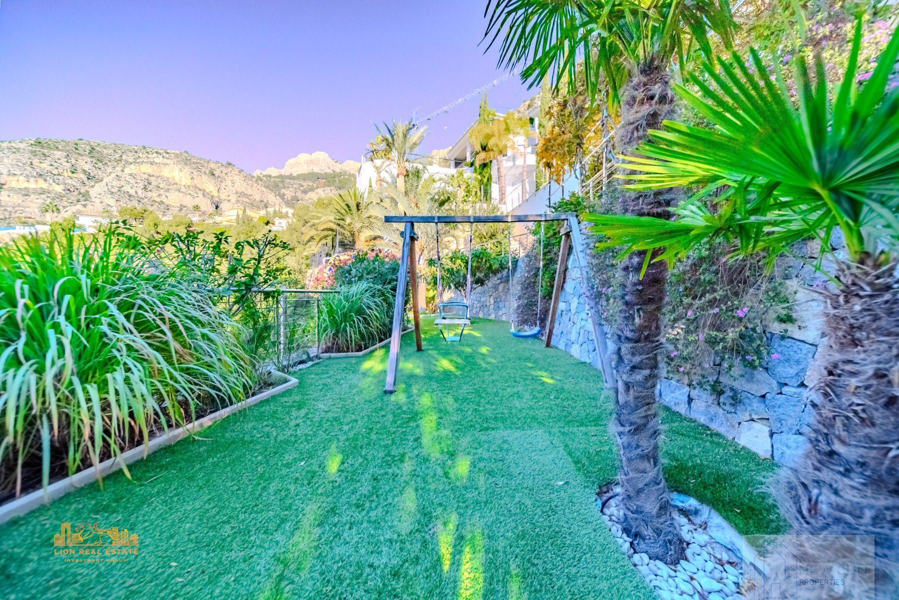 For sale of villa in Altea