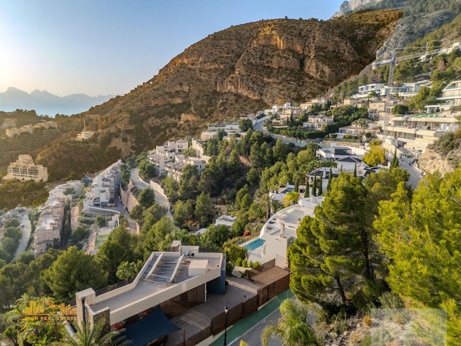 For sale of villa in Altea