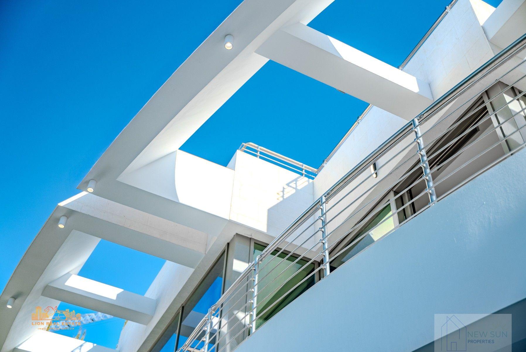 For sale of villa in Altea