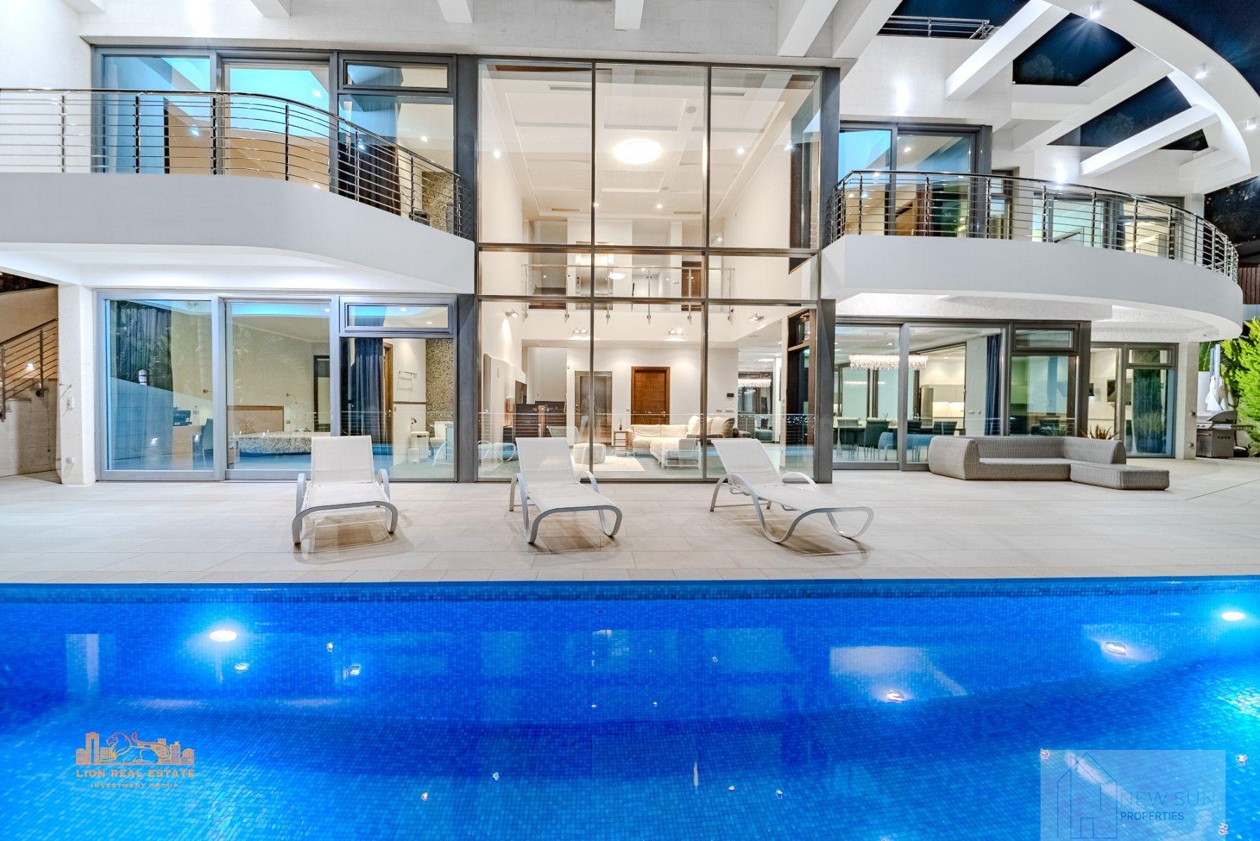 For sale of villa in Altea