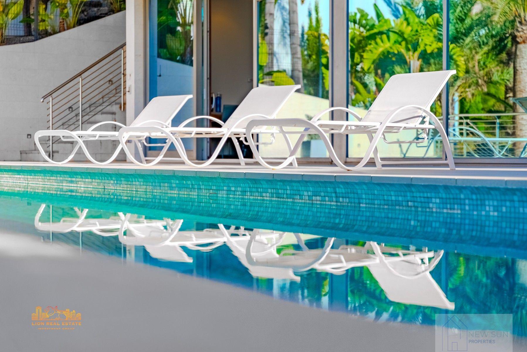 For sale of villa in Altea