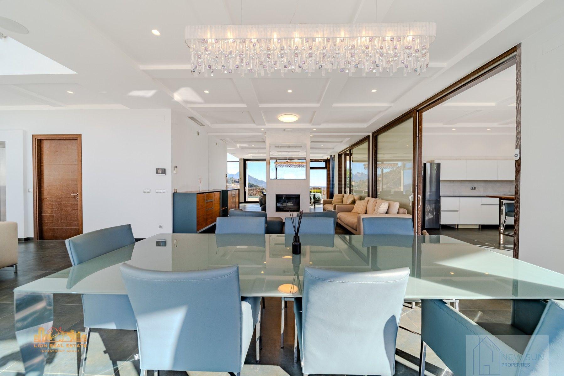 For sale of villa in Altea