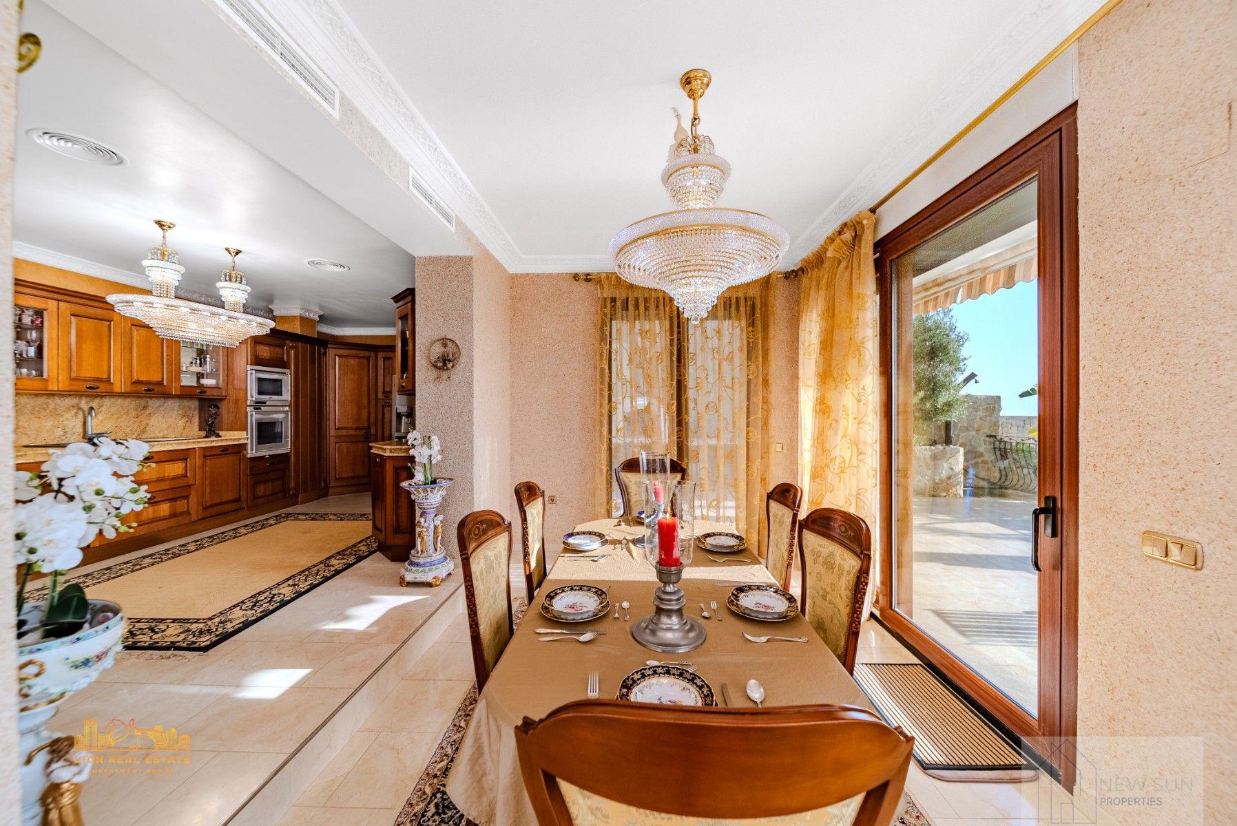 For sale of villa in Altea