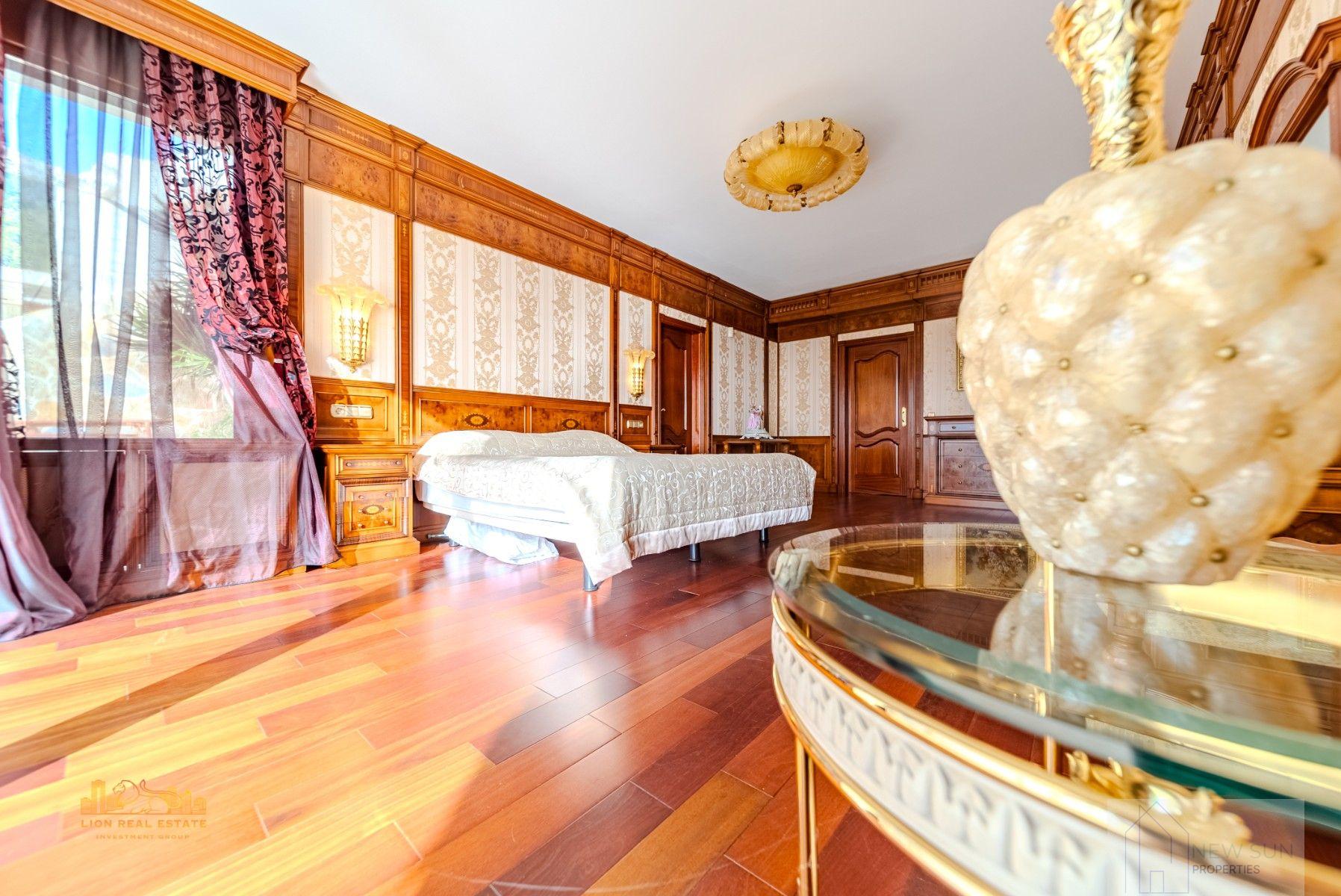 For sale of villa in Altea