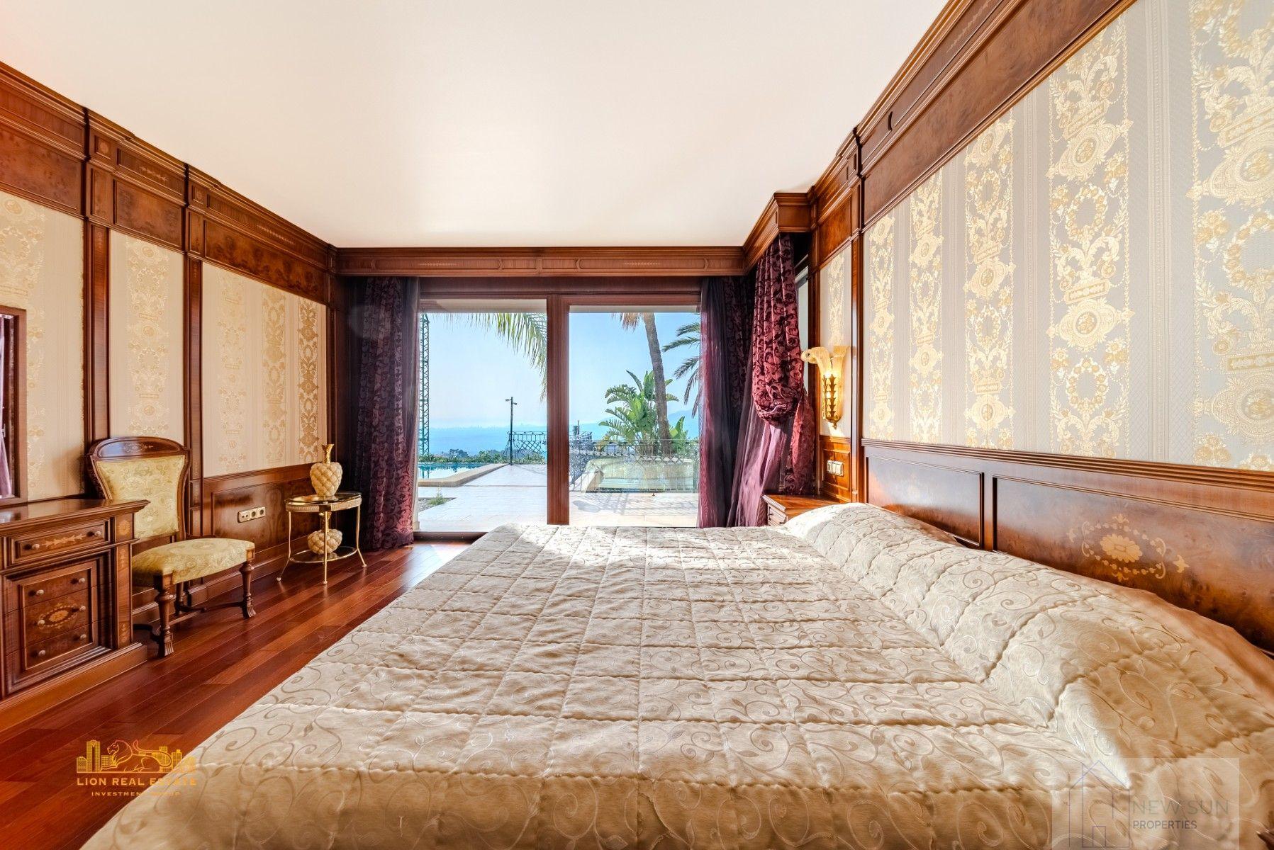 For sale of villa in Altea