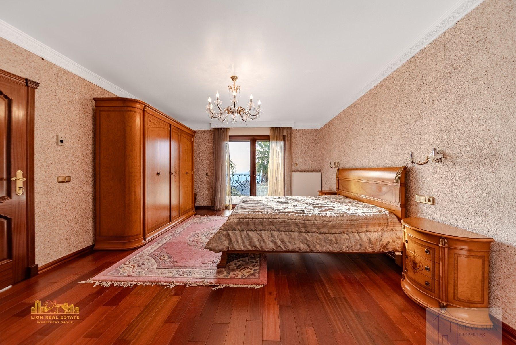 For sale of villa in Altea