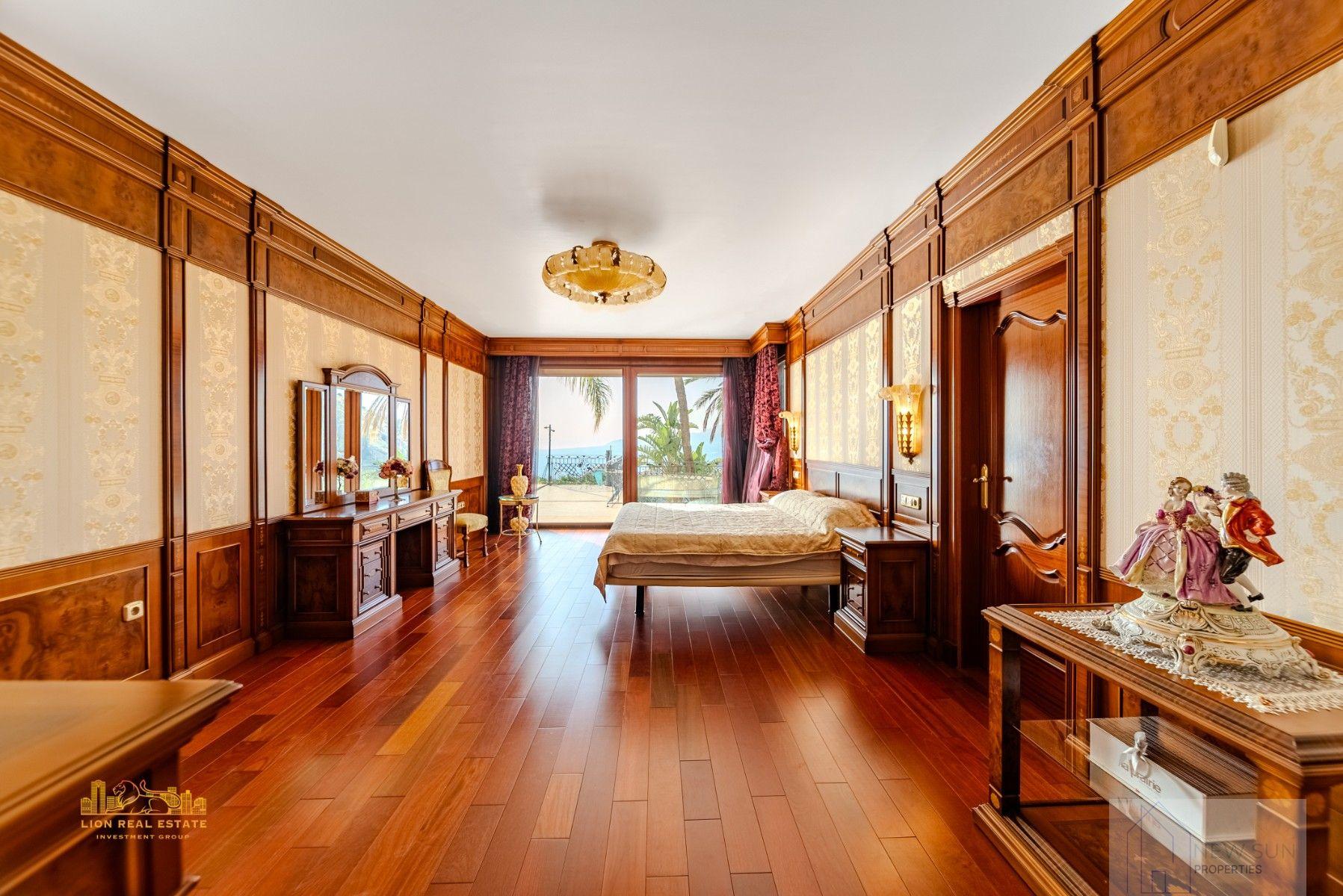 For sale of villa in Altea