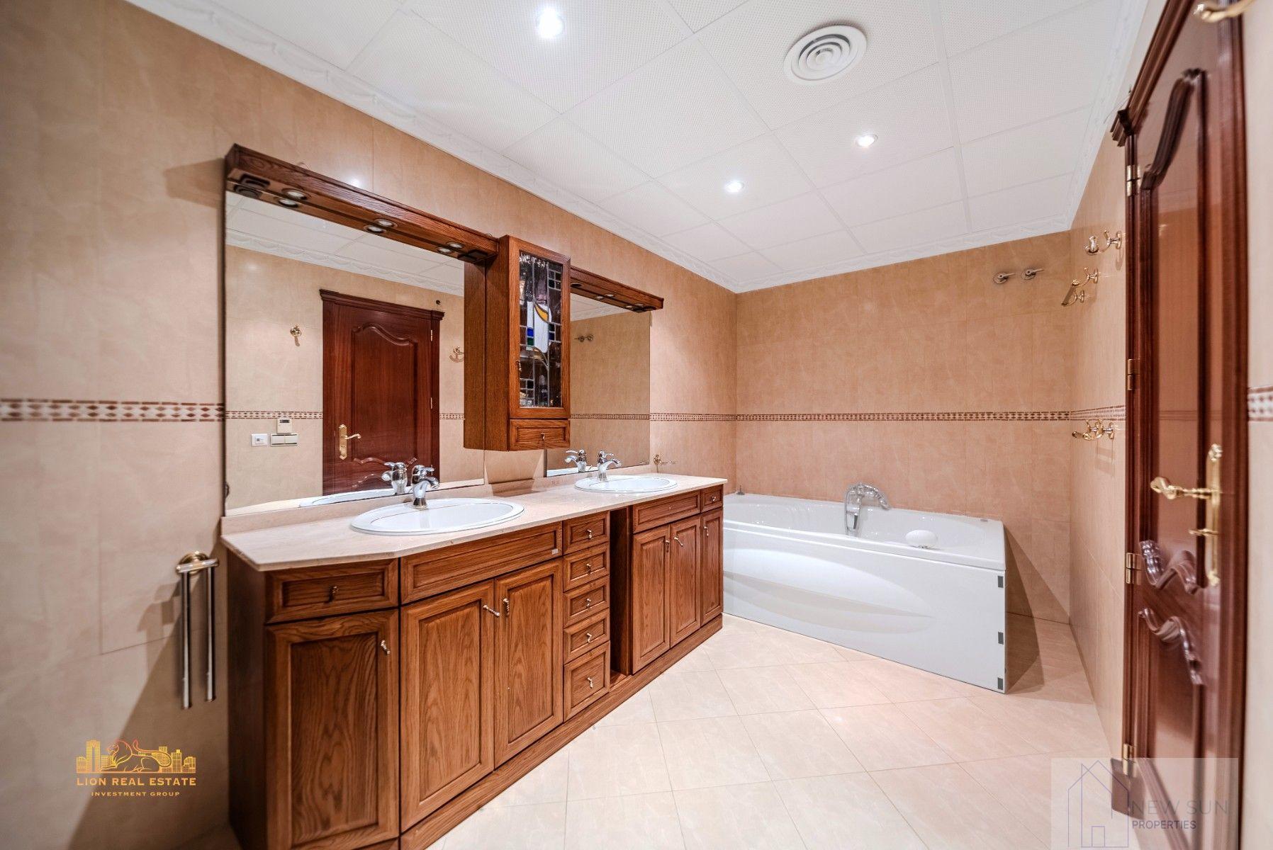 For sale of villa in Altea