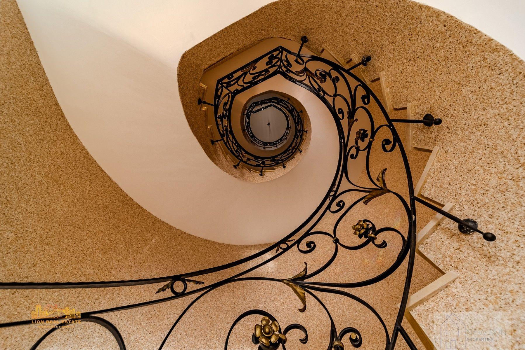 For sale of villa in Altea