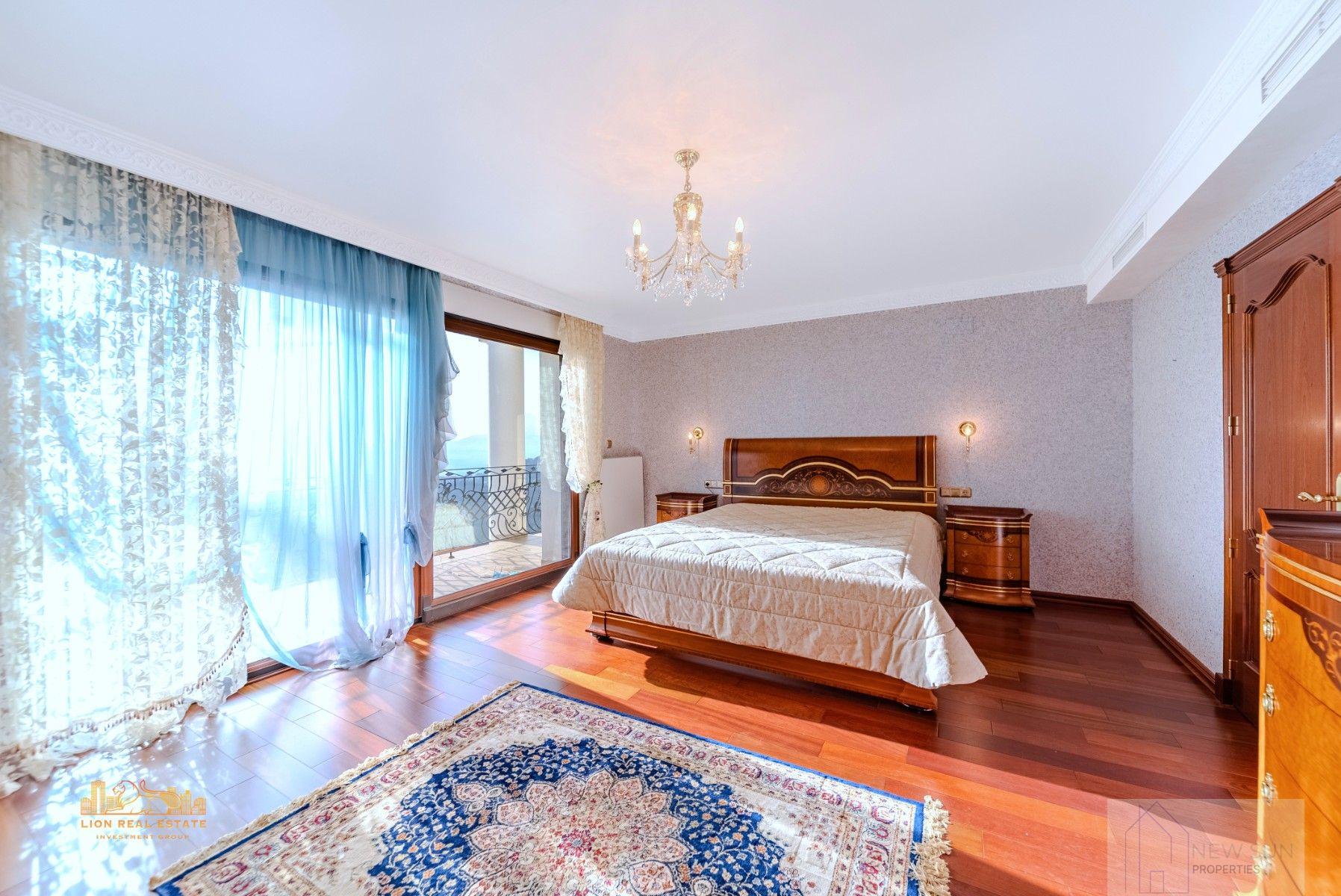 For sale of villa in Altea