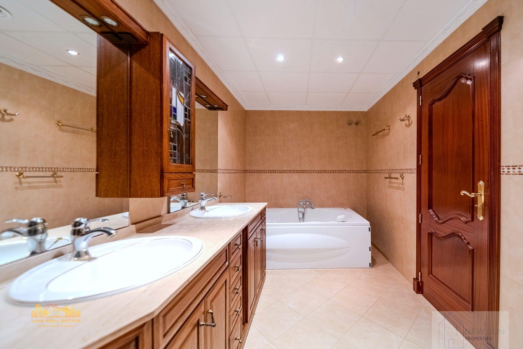 For sale of villa in Altea