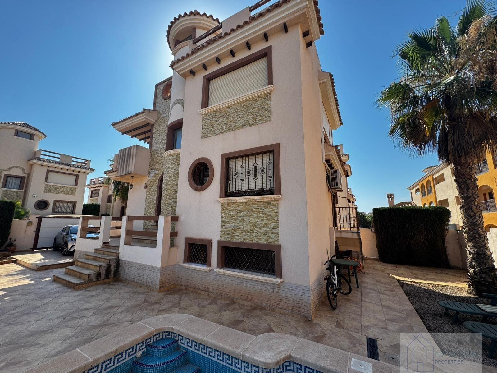 Venta de chalet en Orihuela Costa