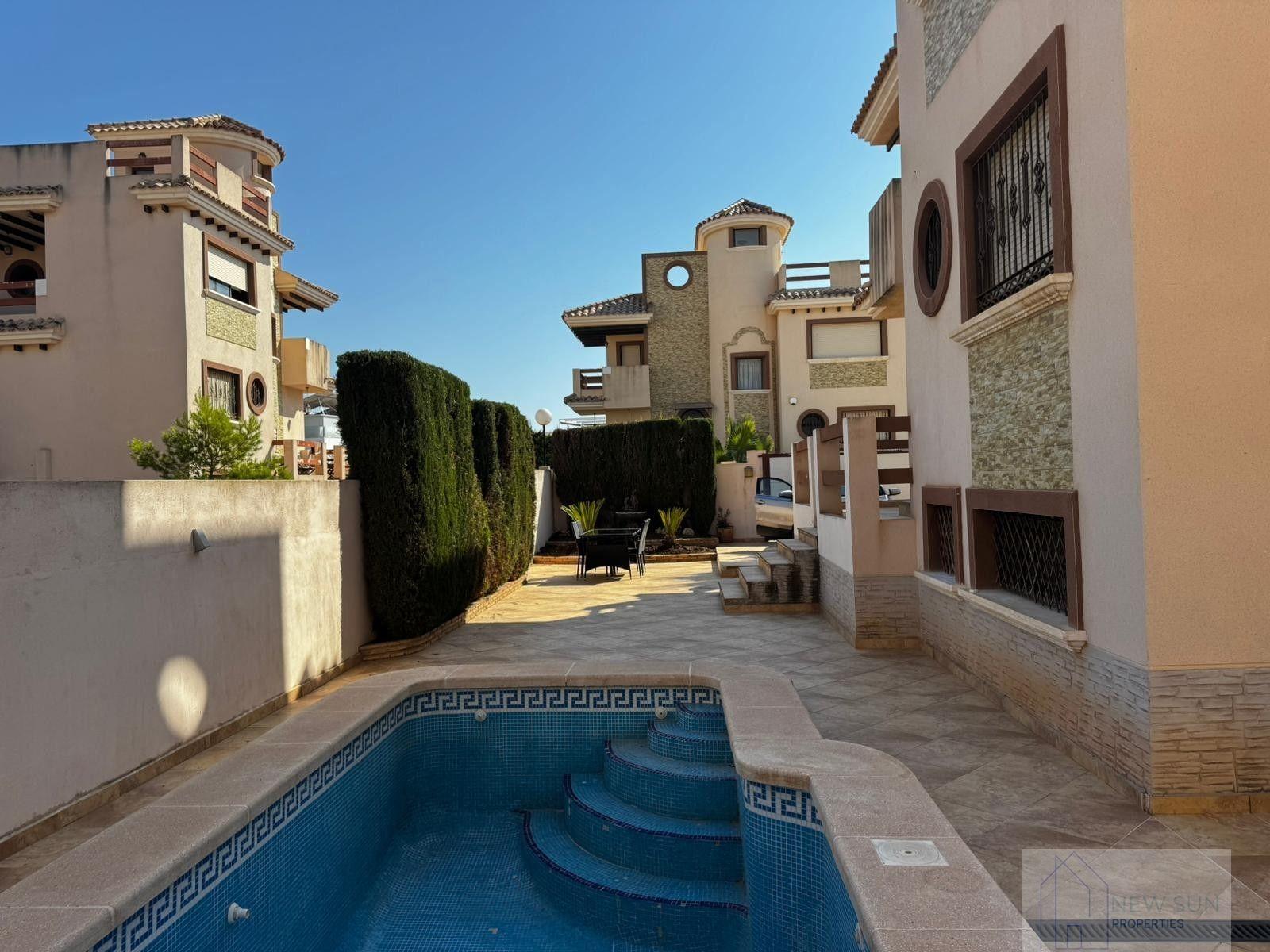 Venta de chalet en Orihuela Costa