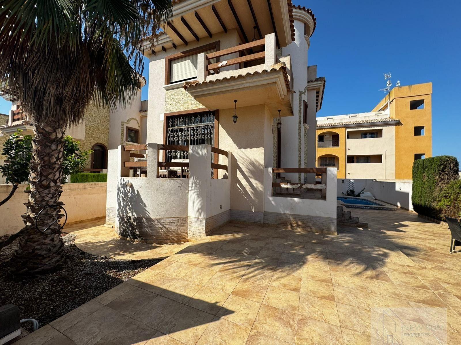 Venta de chalet en Orihuela Costa