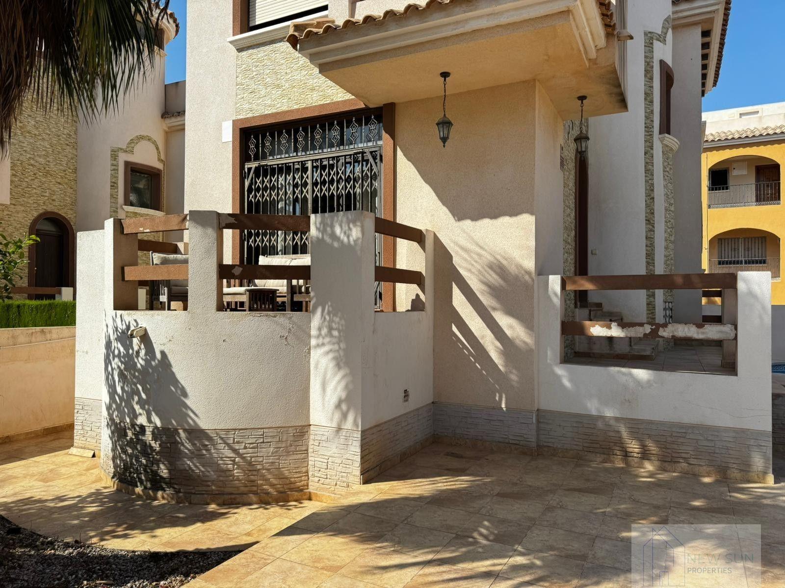 Venta de chalet en Orihuela Costa