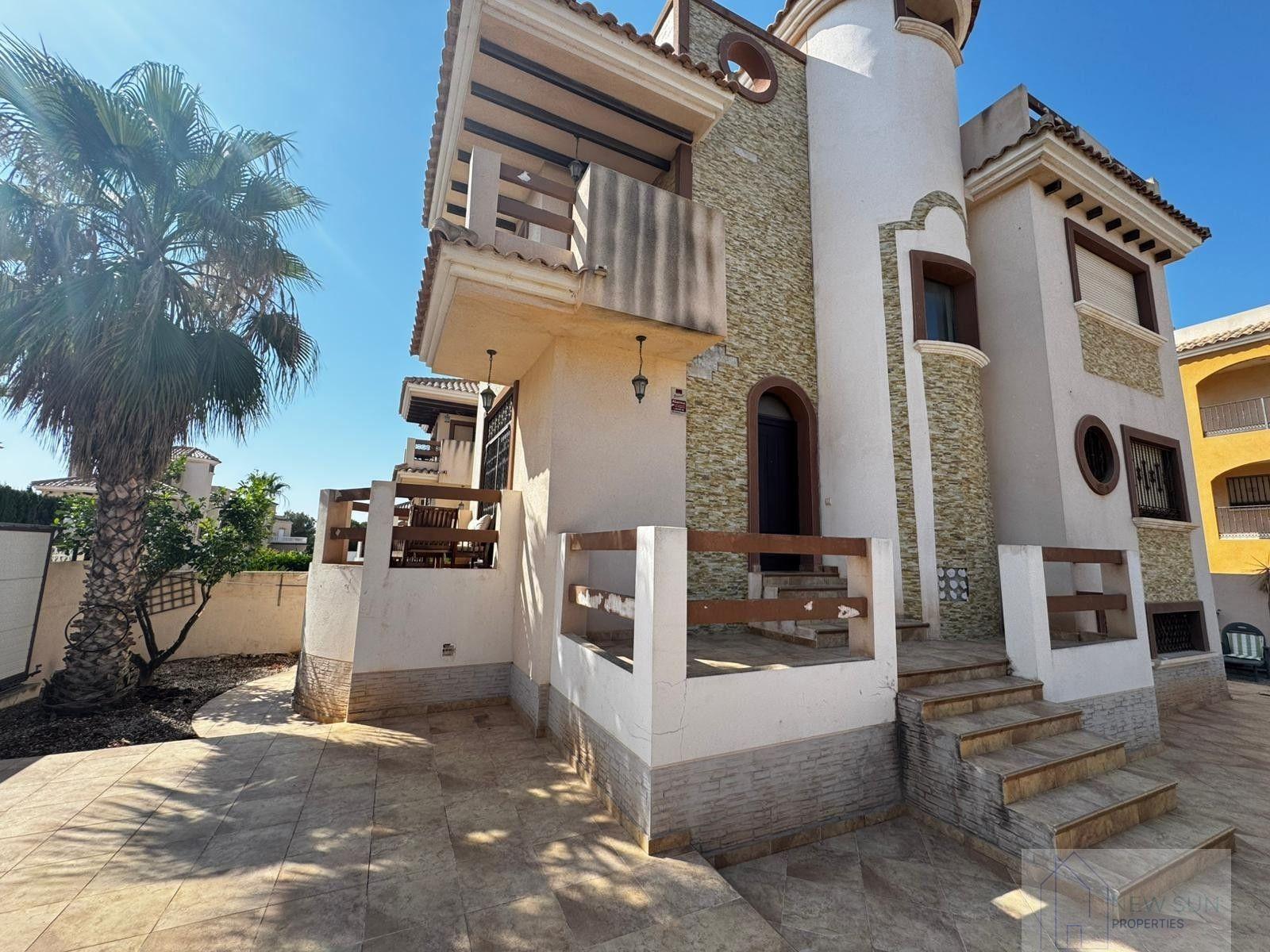Venta de chalet en Orihuela Costa