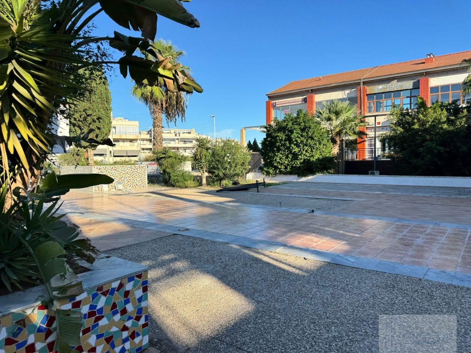 For sale of premises in Orihuela Costa