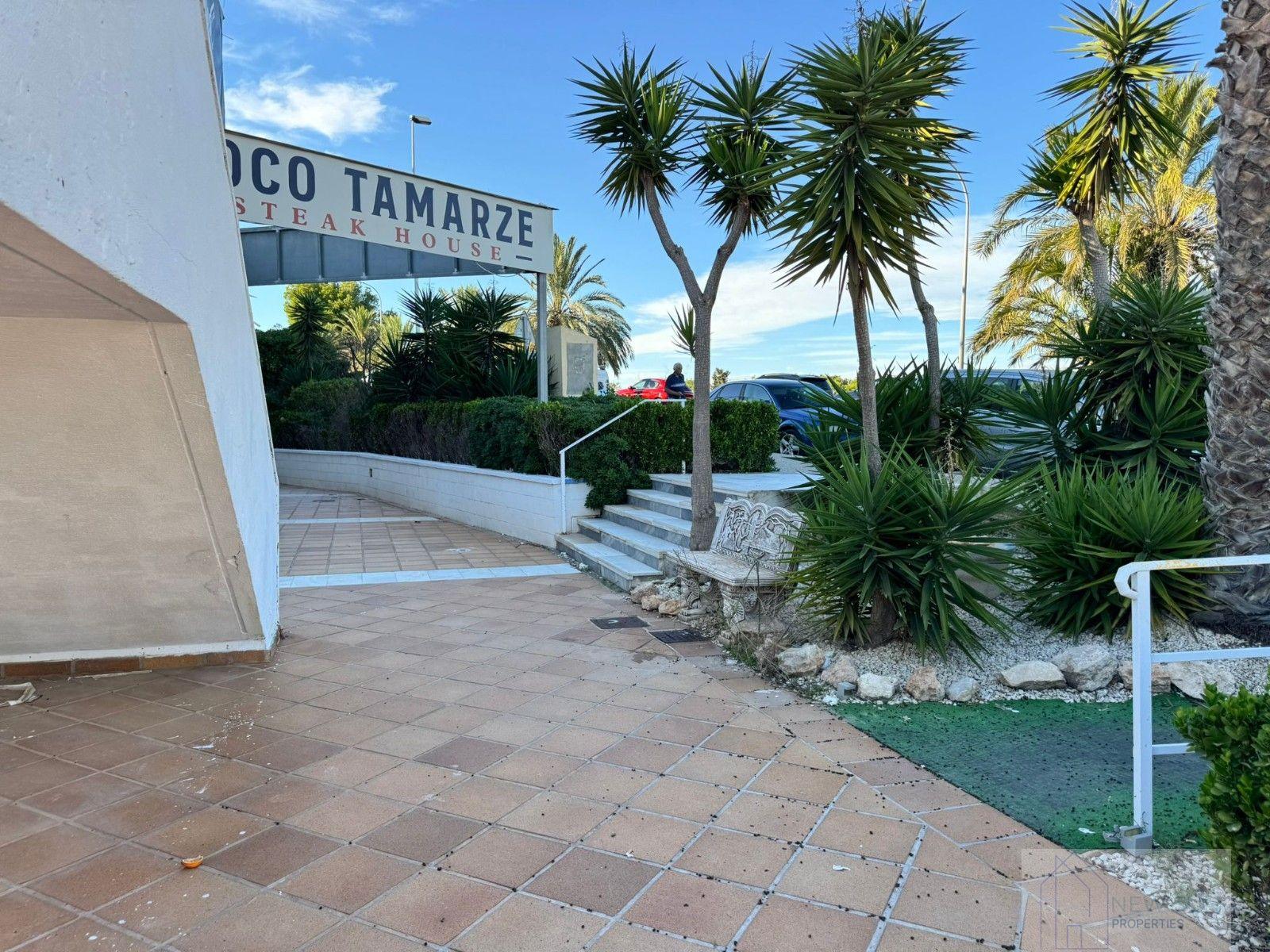 For sale of premises in Orihuela Costa