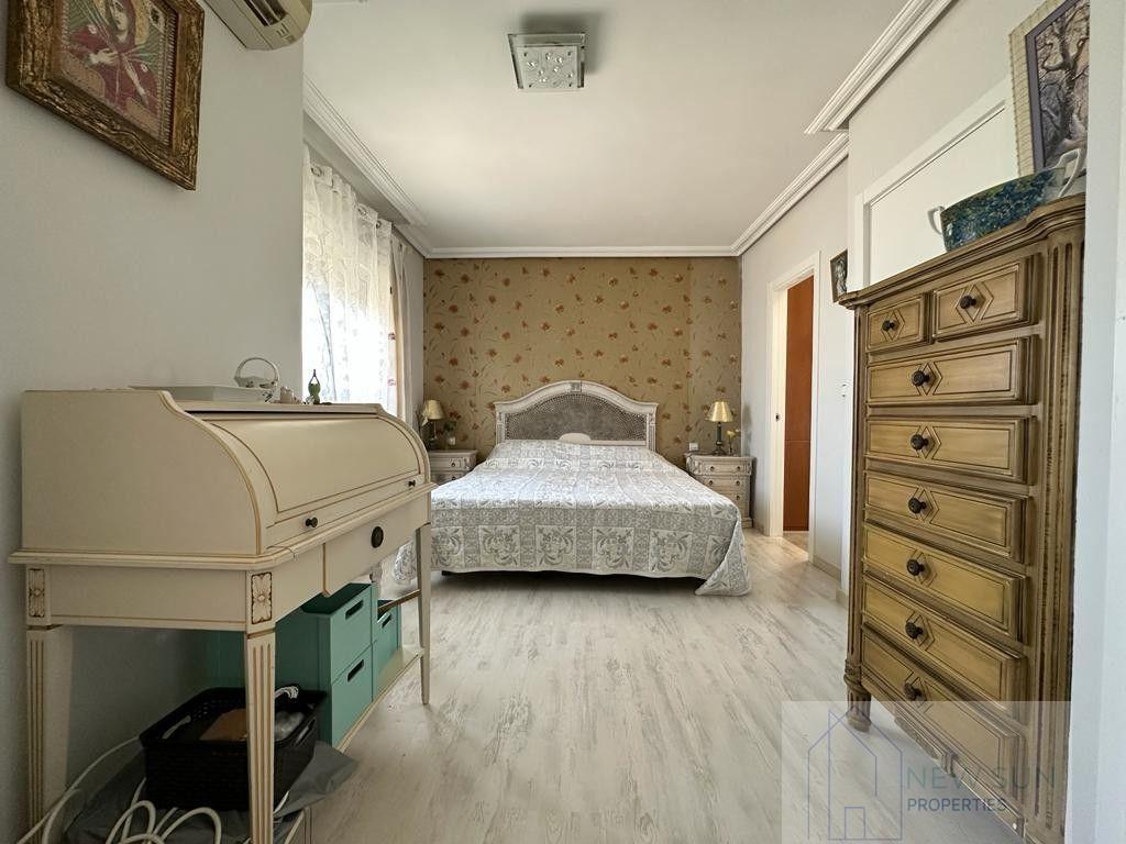 For sale of chalet in Torrevieja