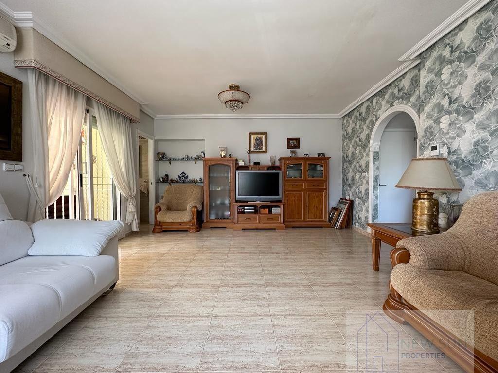 For sale of chalet in Torrevieja