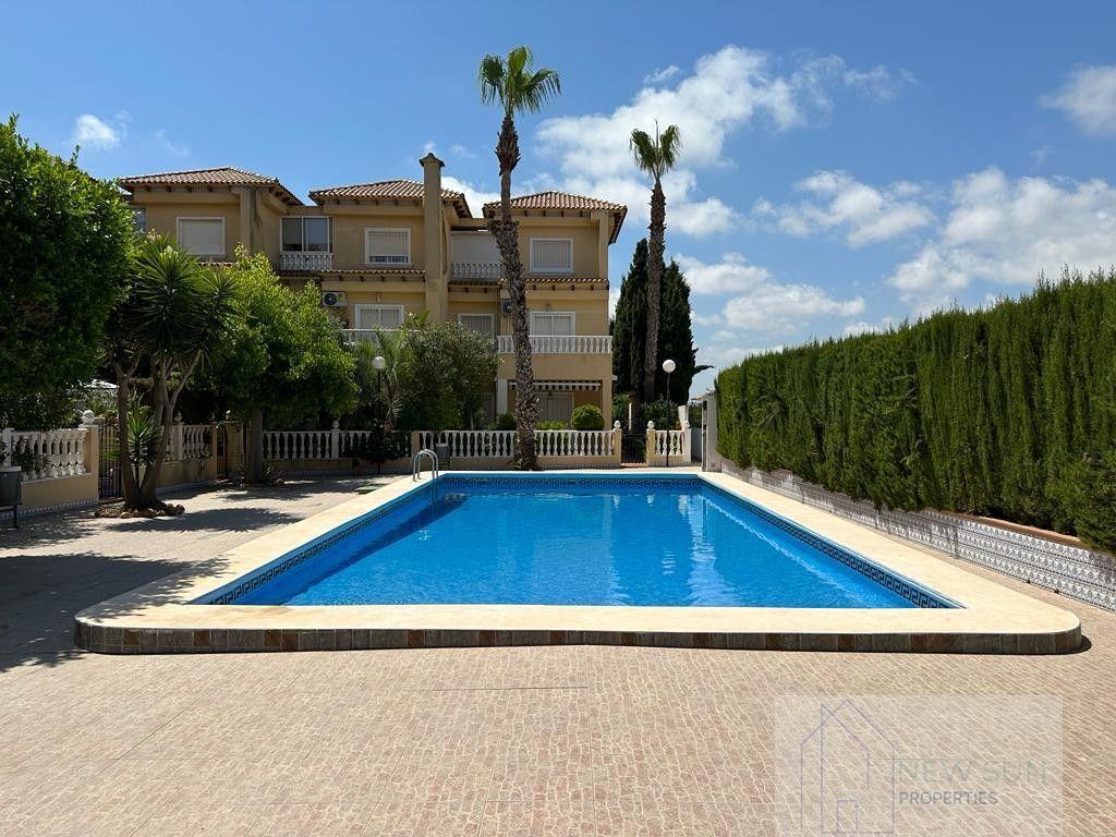 For sale of chalet in Torrevieja