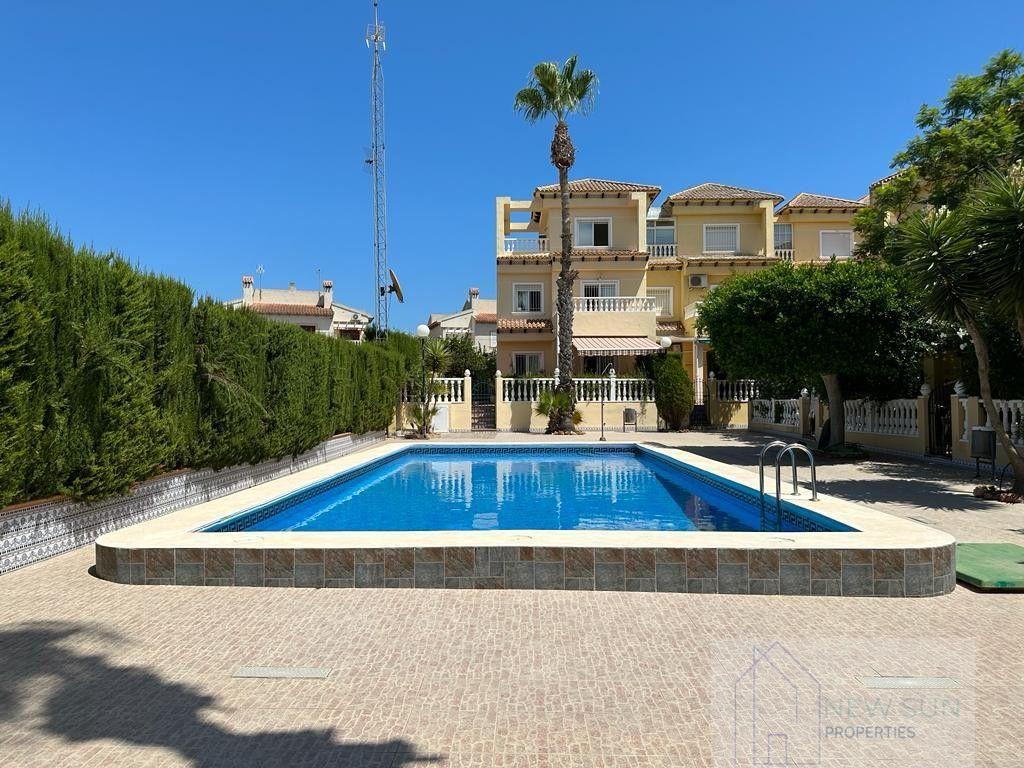 For sale of chalet in Torrevieja