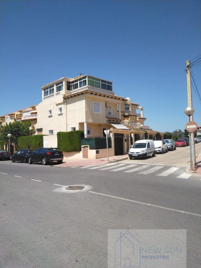 For sale of chalet in Torrevieja