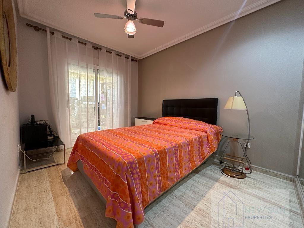 For sale of chalet in Torrevieja