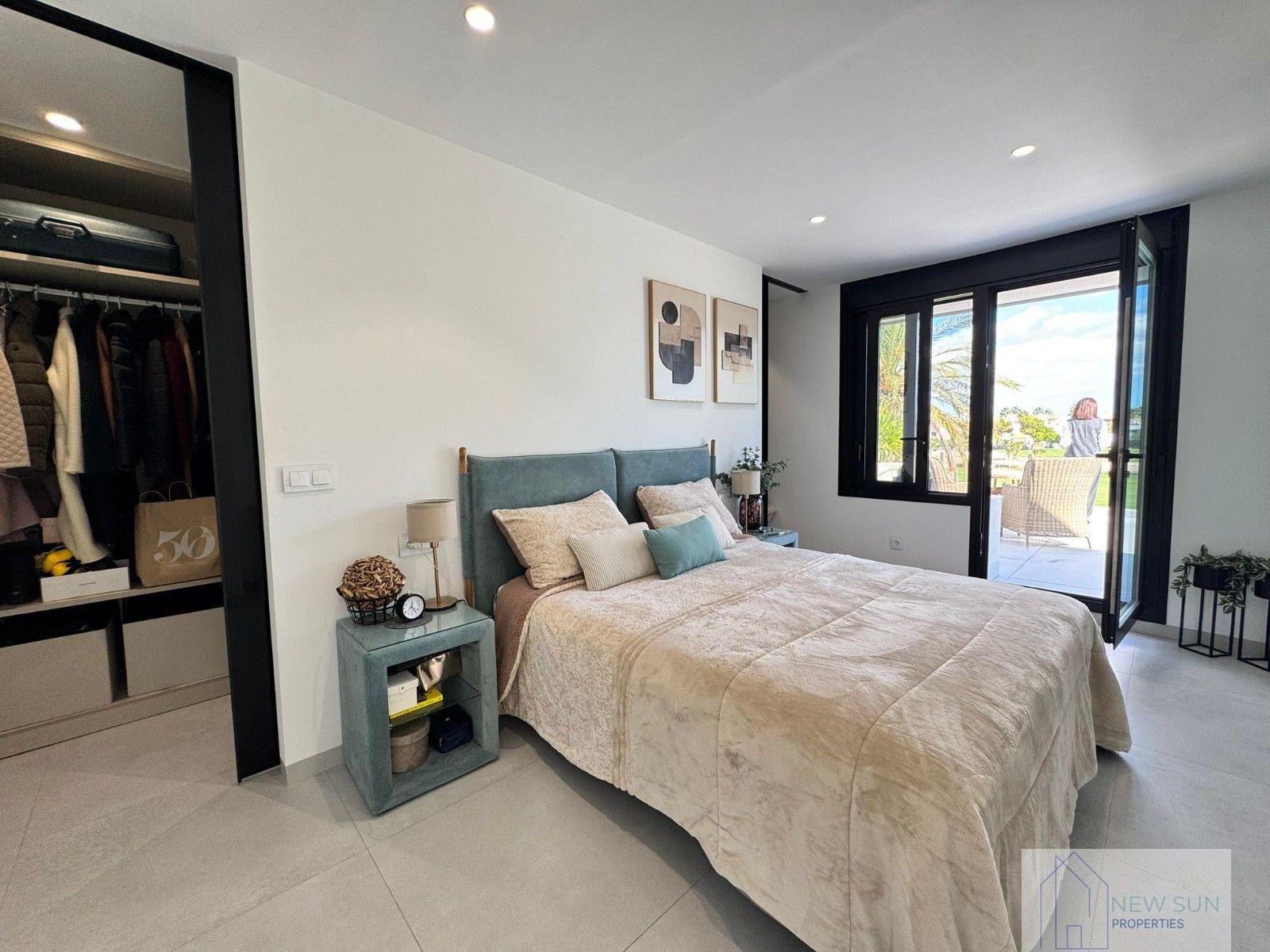 Venta de villa en Pilar de la Horadada
