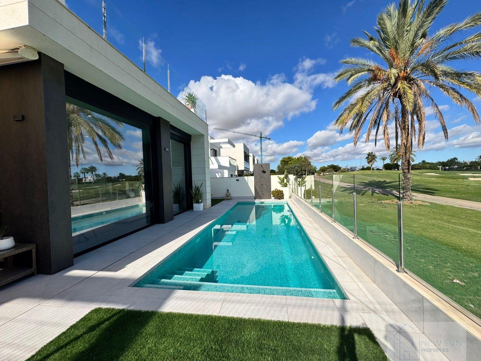 Venta de villa en Pilar de la Horadada
