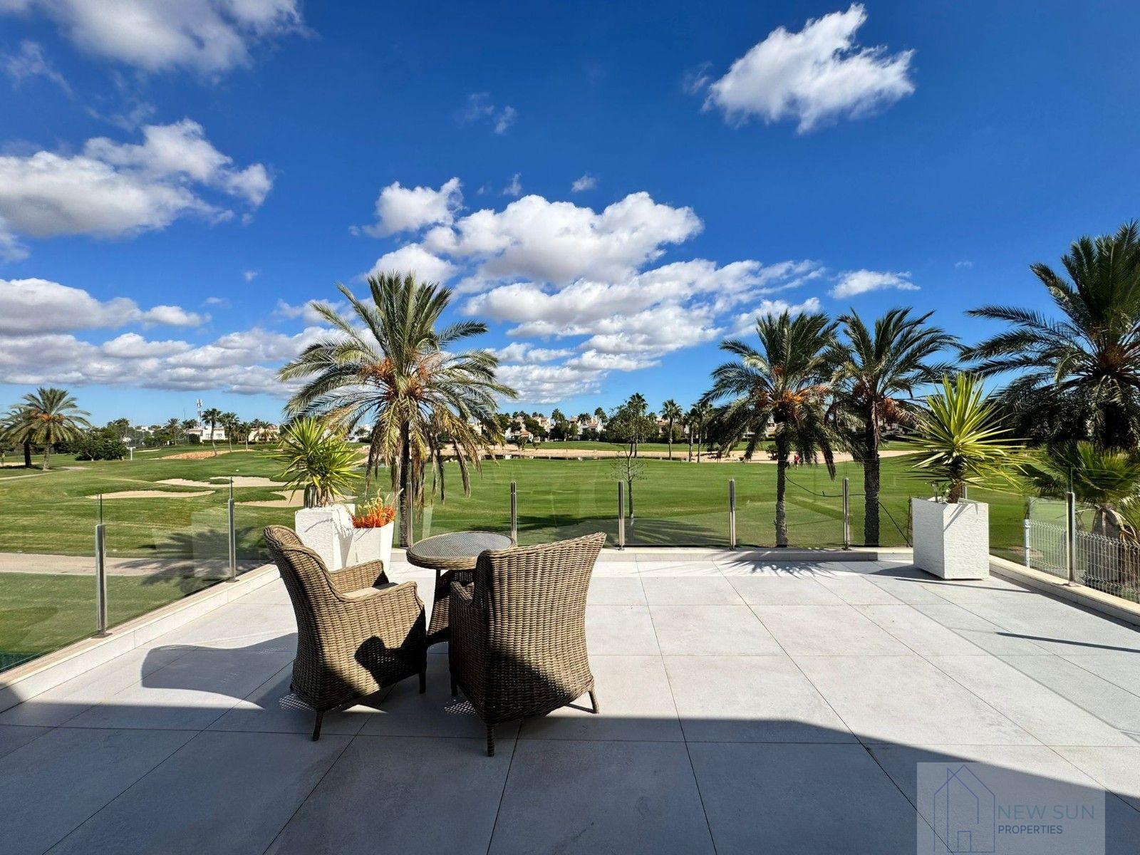 Venta de villa en Pilar de la Horadada