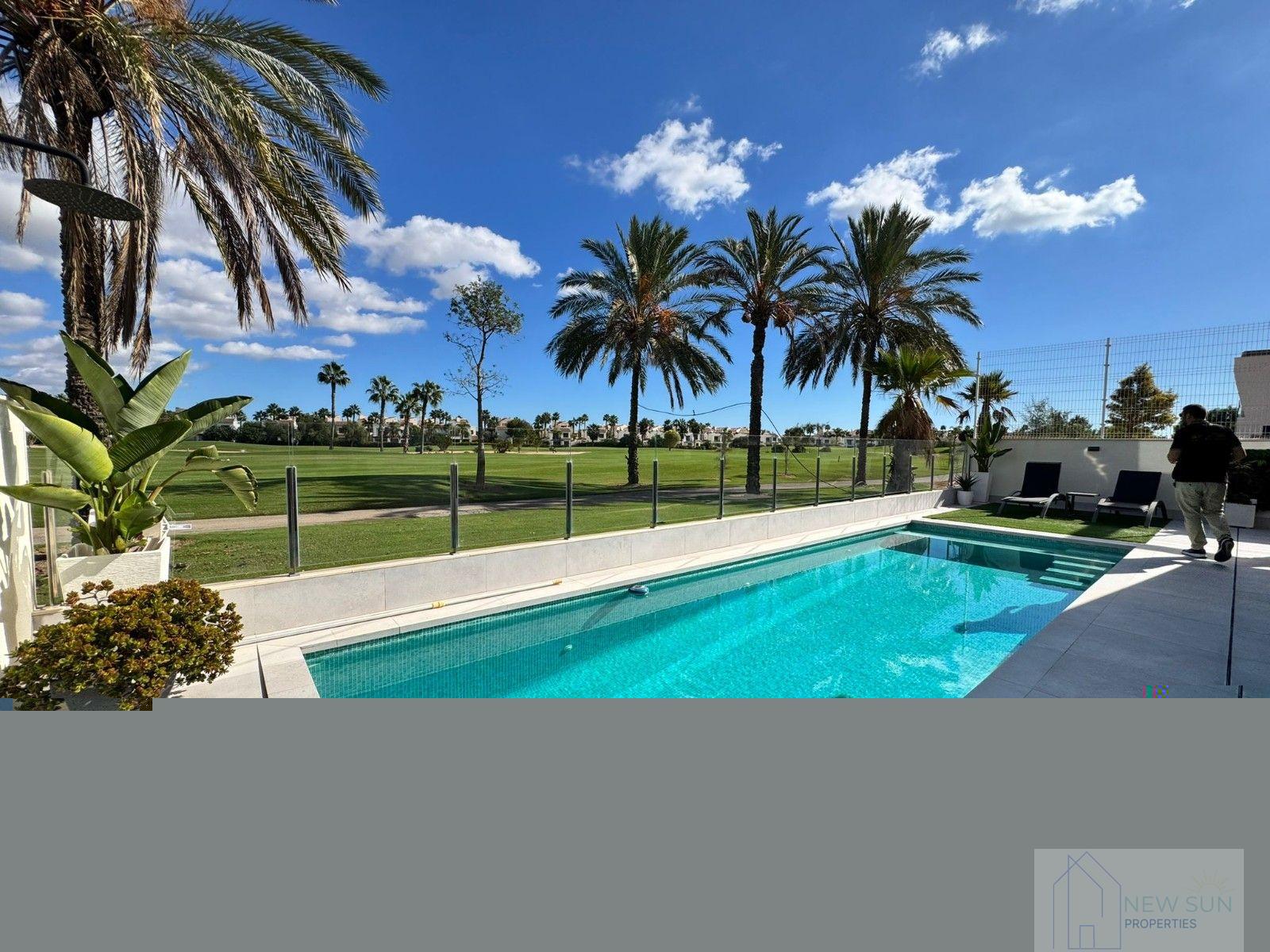 Venta de villa en Pilar de la Horadada