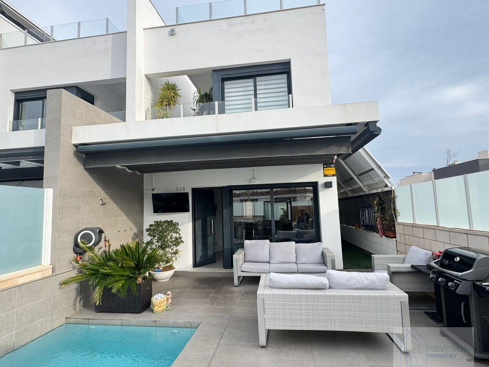 Venta de chalet en Orihuela Costa