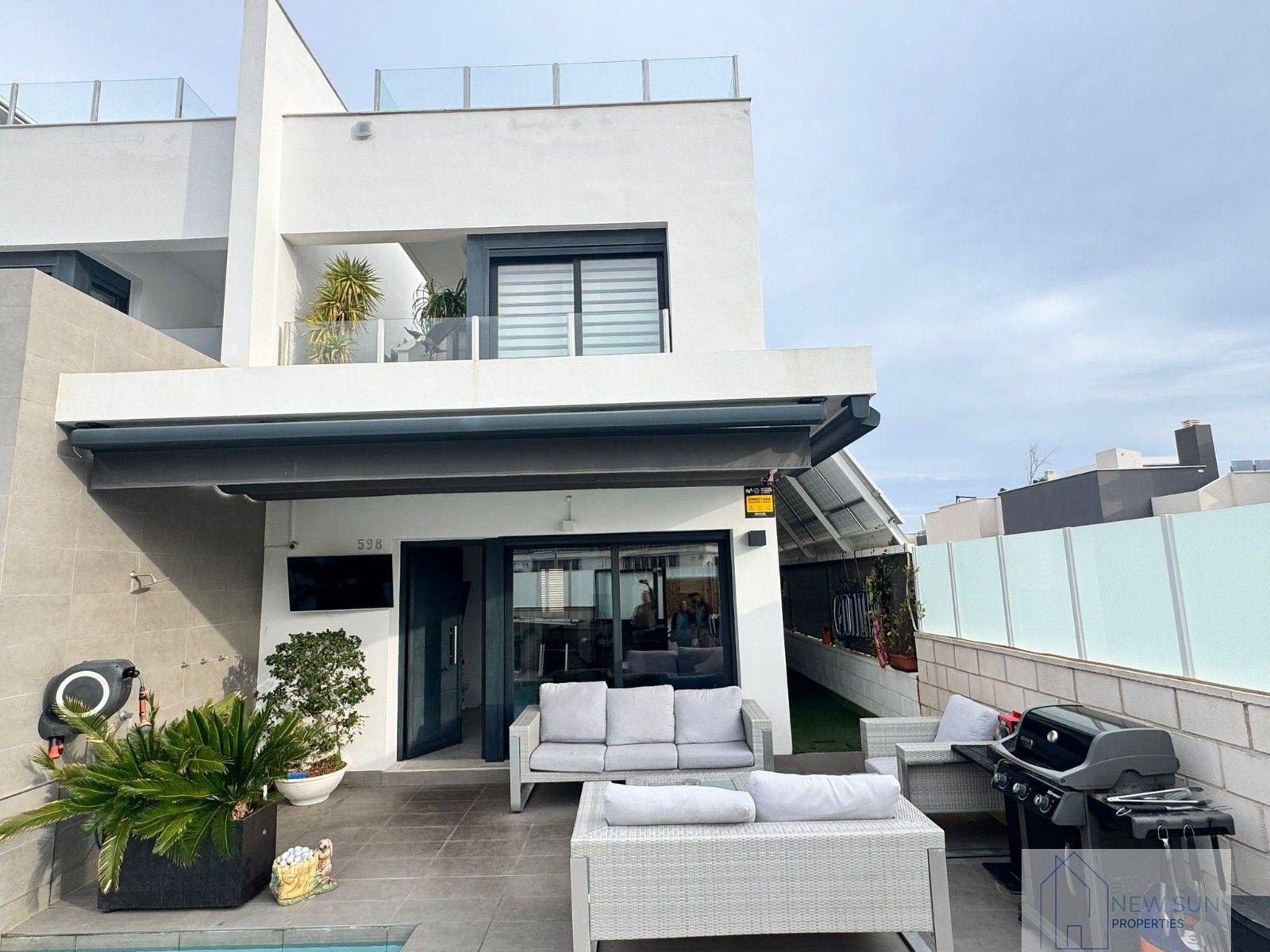 Venta de chalet en Orihuela Costa