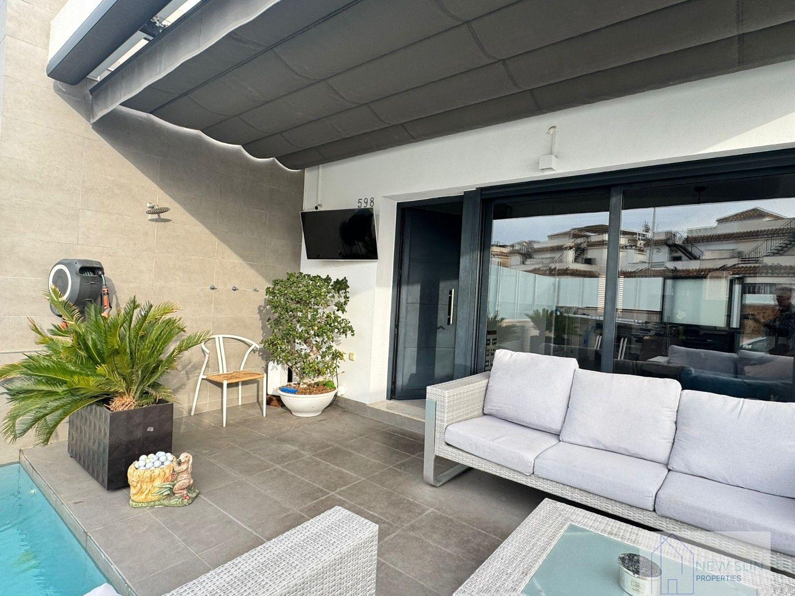 Venta de chalet en Orihuela Costa