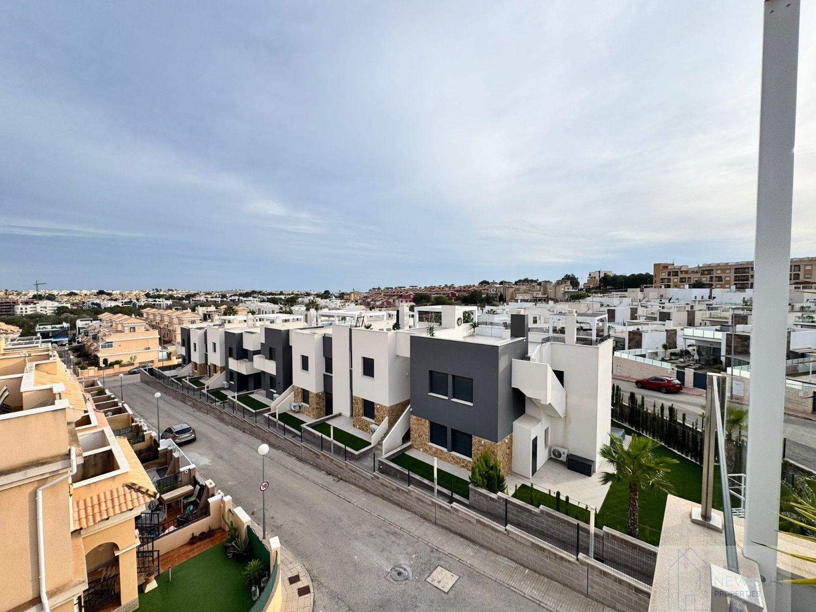 Venta de chalet en Orihuela Costa