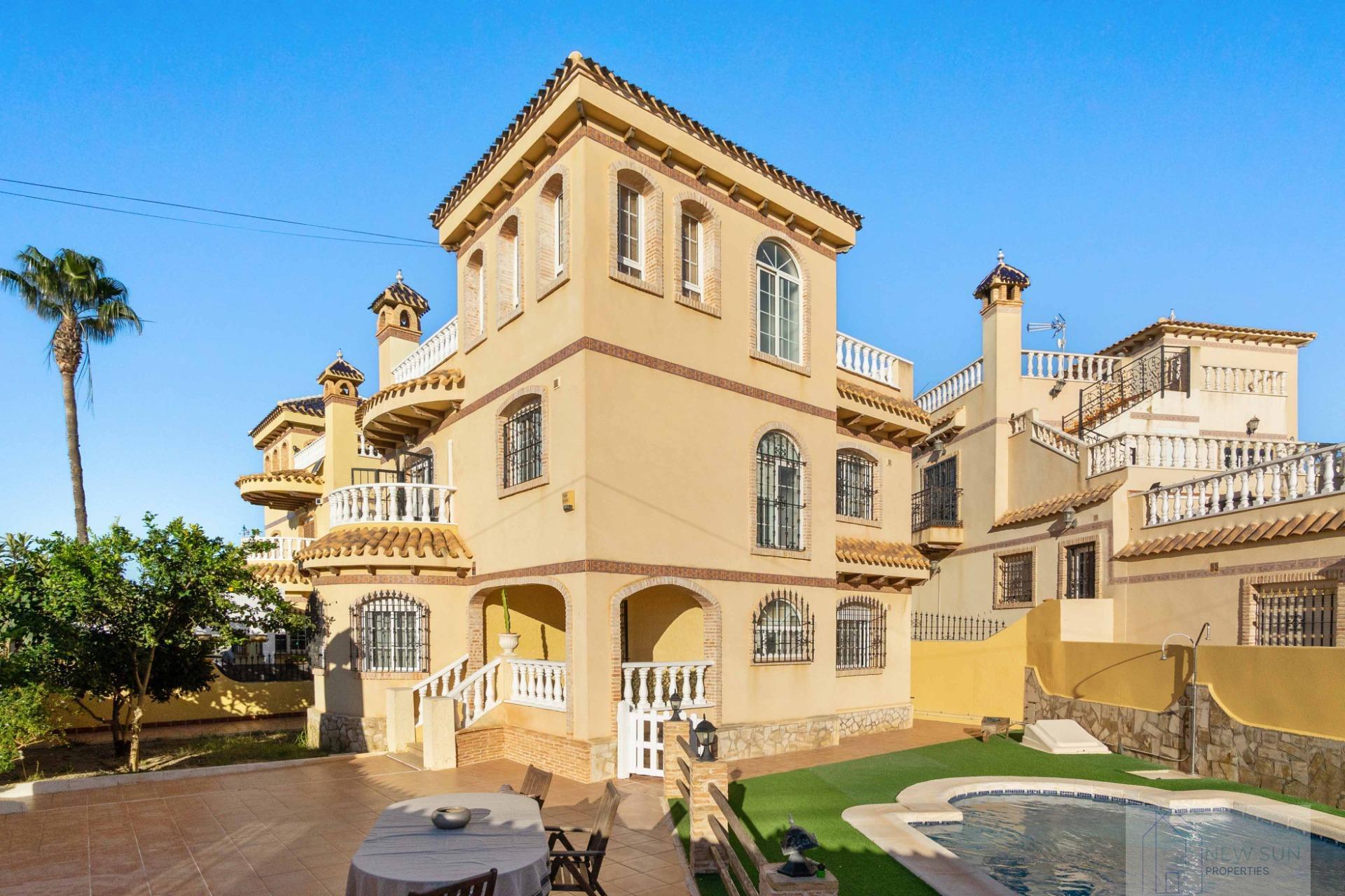 Venta de villa en Orihuela Costa