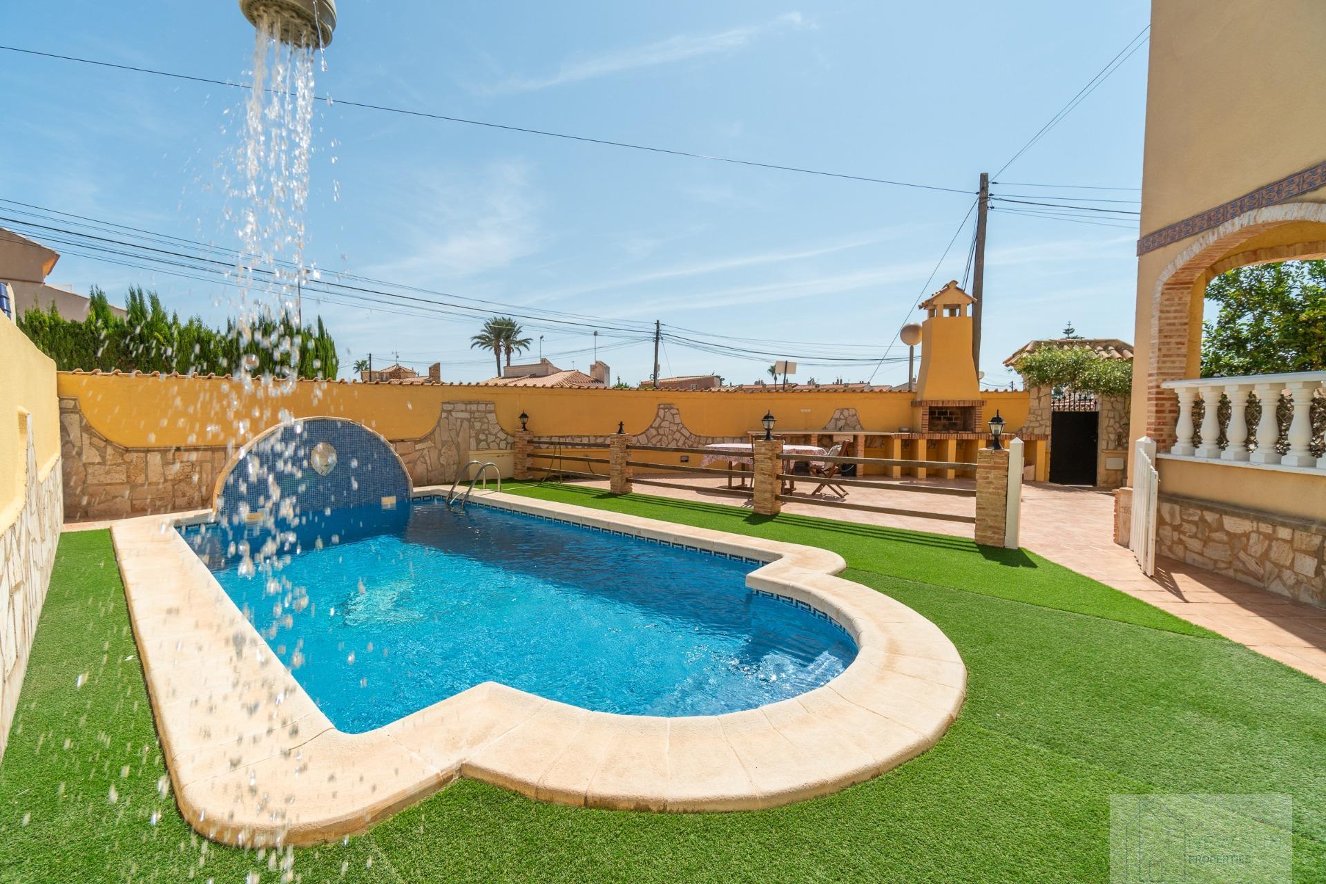 Venta de villa en Orihuela Costa