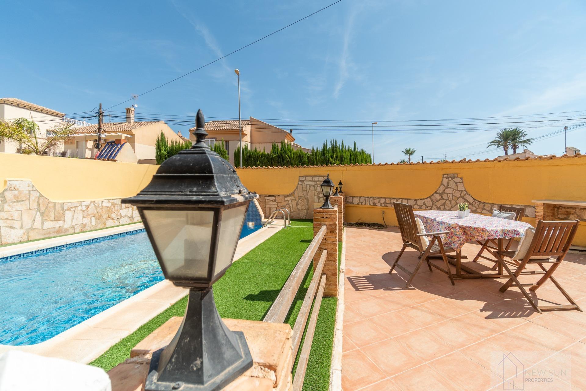 Venta de villa en Orihuela Costa