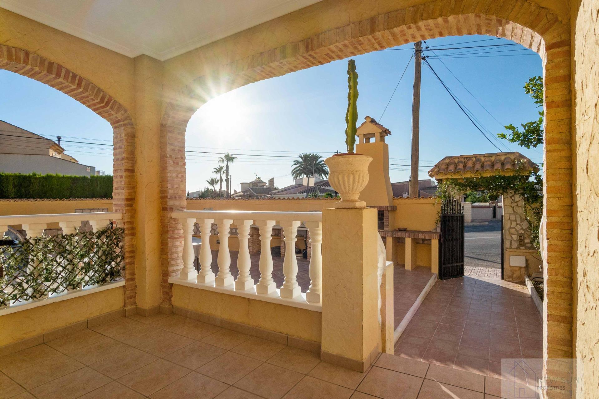 Venta de villa en Orihuela Costa
