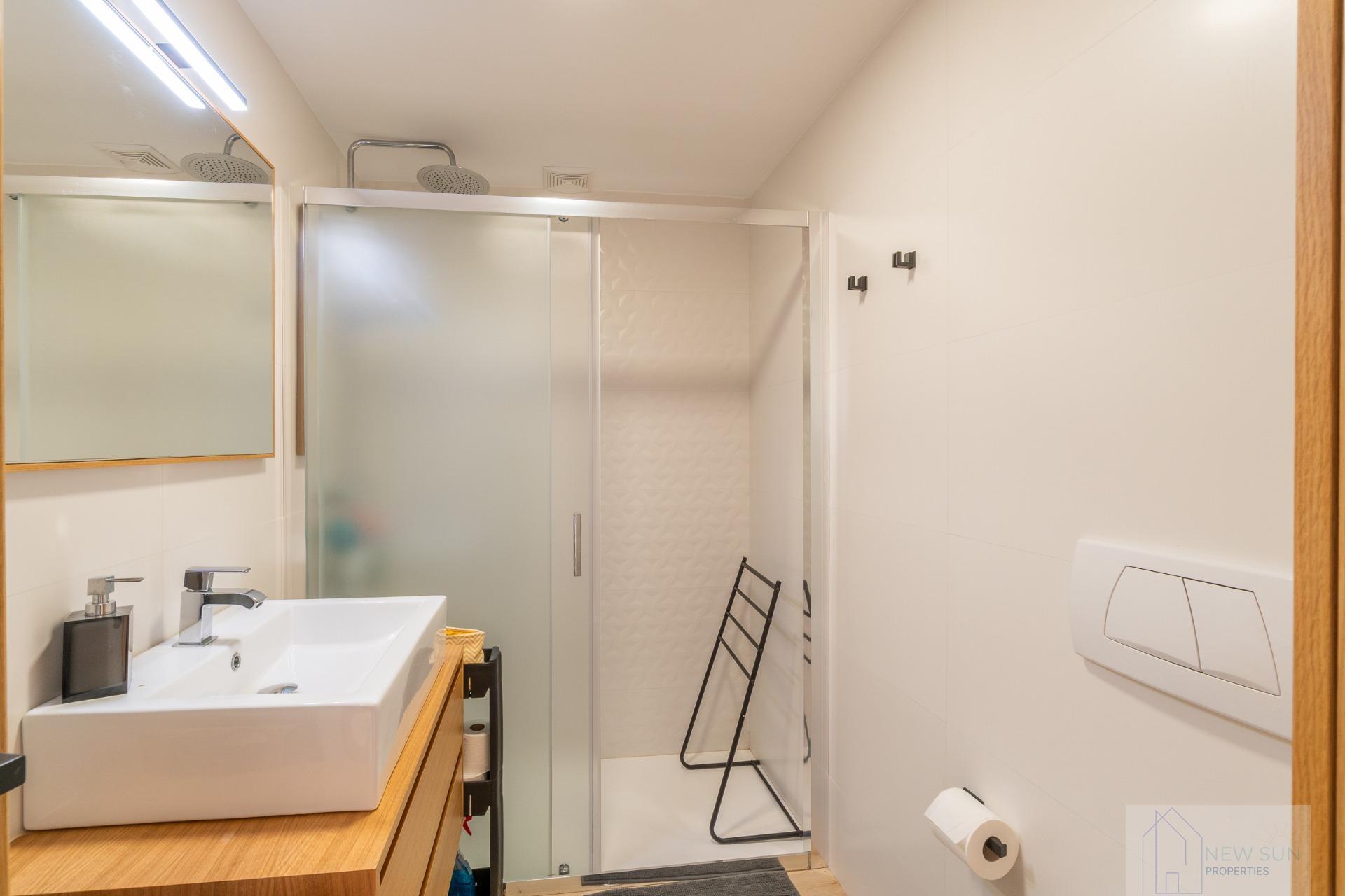 For sale of apartment in Guardamar del Segura