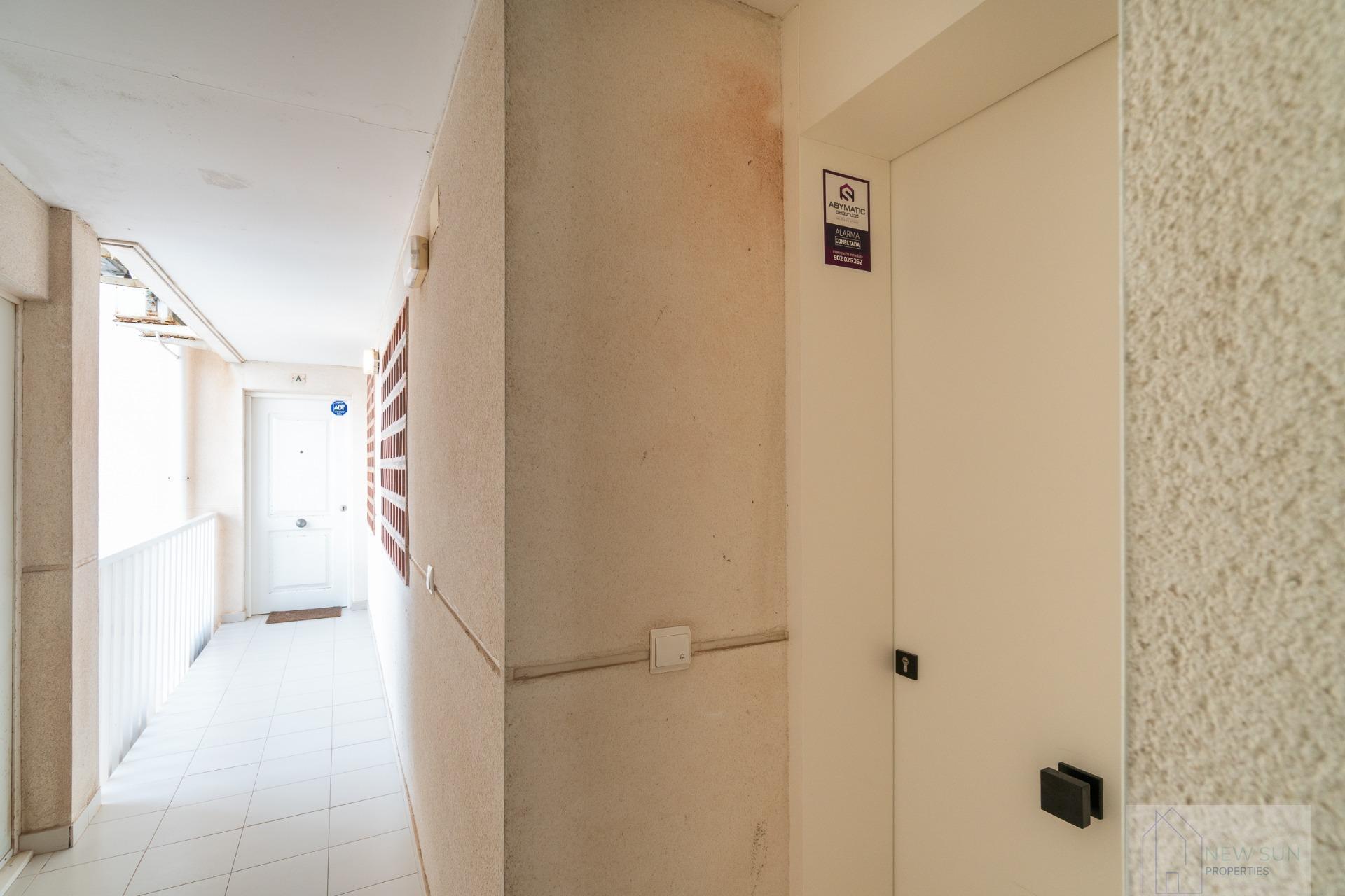 For sale of apartment in Guardamar del Segura